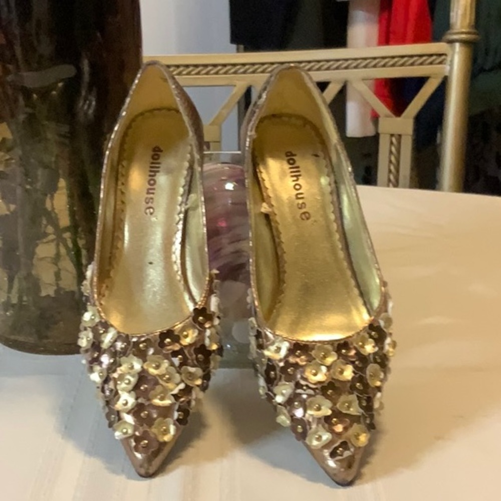 Doll house kiddie heel, leather flower and studs